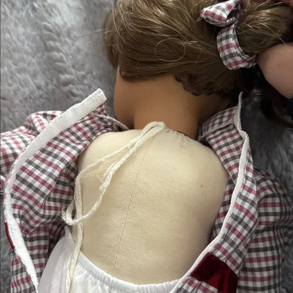 Samantha American Girl doll from first year produced (1986). - Picture 4 of 9